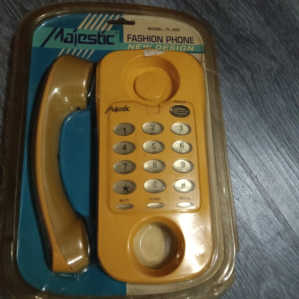 Majestic Fashion Phone - Vibrant Yellow
